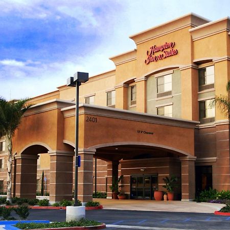 Hampton Inn & Suites Seal Beach Bagian luar foto