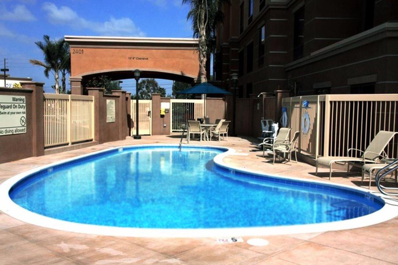 Hampton Inn & Suites Seal Beach Bagian luar foto