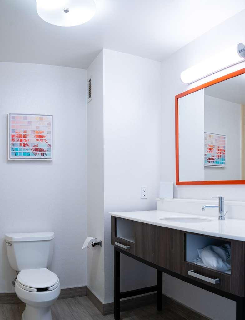 Hampton Inn & Suites Seal Beach Bagian luar foto