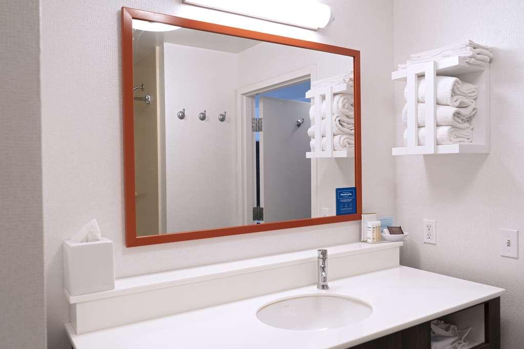 Hampton Inn & Suites Seal Beach Bagian luar foto