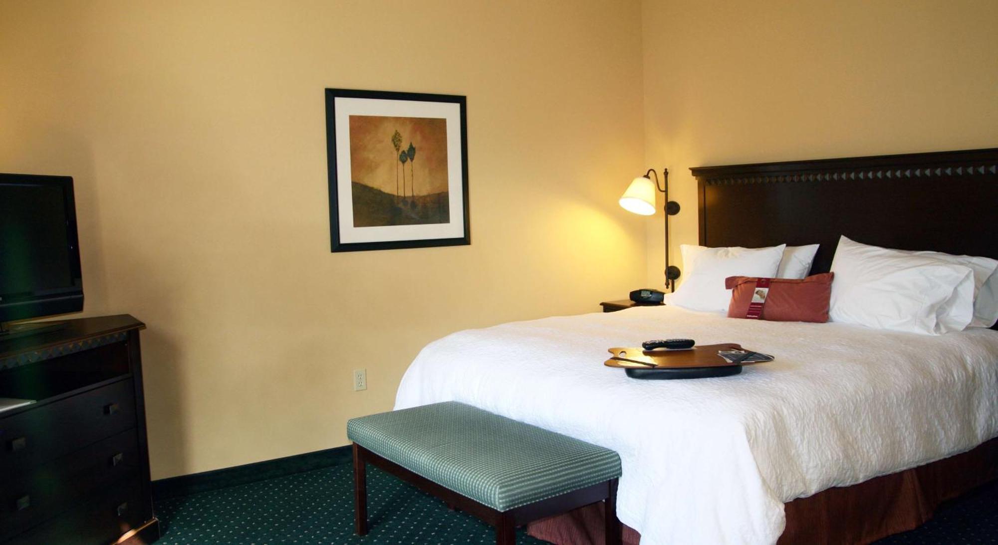 Hampton Inn & Suites Seal Beach Bagian luar foto