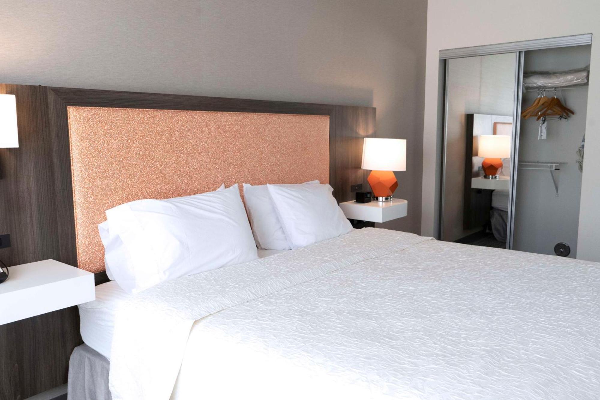 Hampton Inn & Suites Seal Beach Bagian luar foto