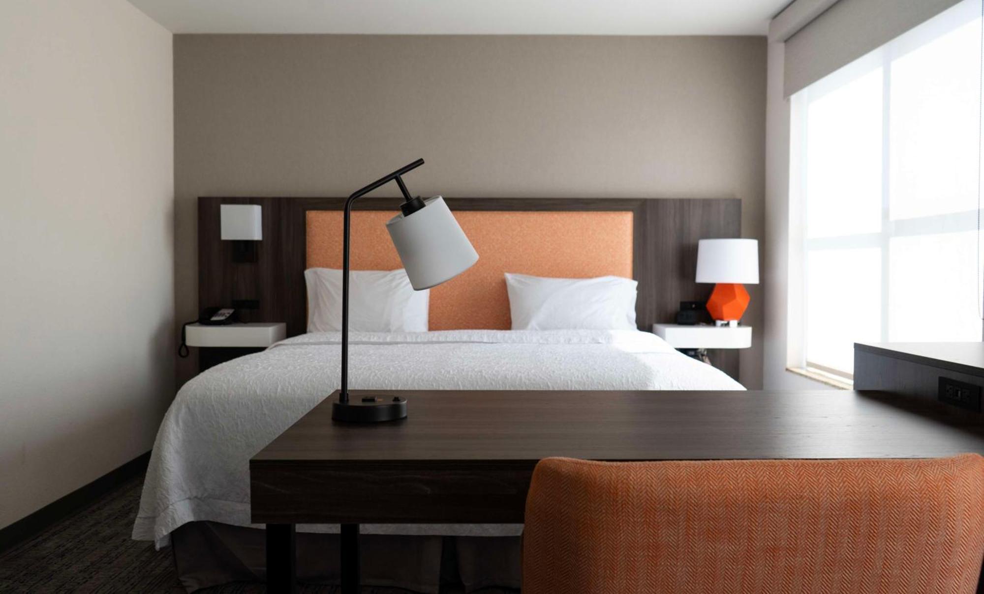 Hampton Inn & Suites Seal Beach Bagian luar foto