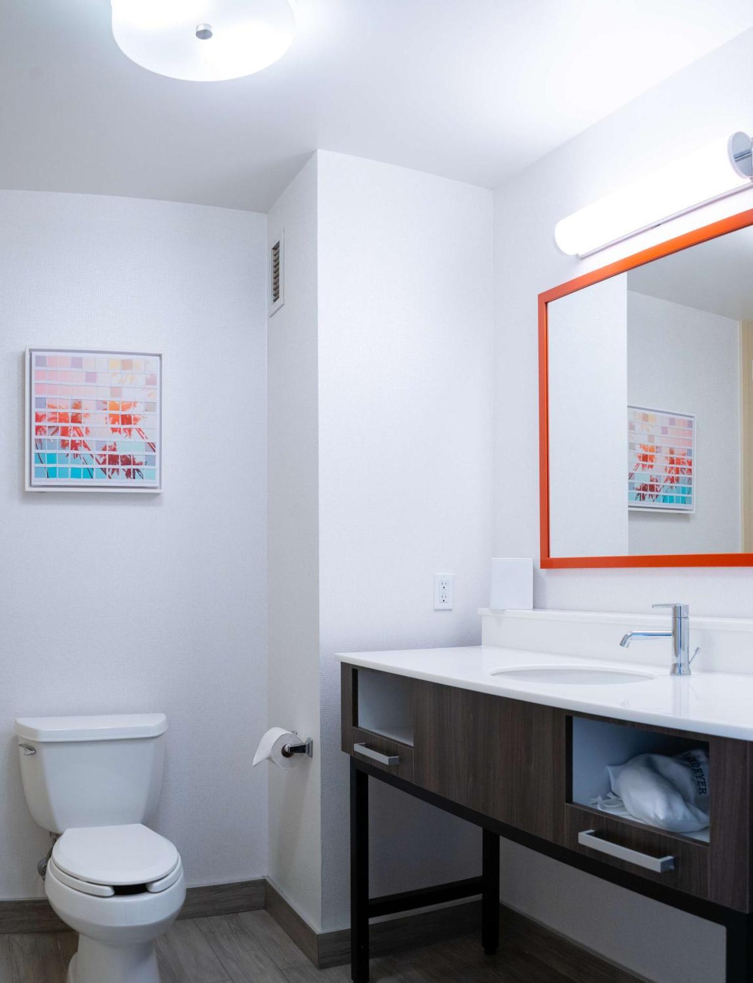 Hampton Inn & Suites Seal Beach Bagian luar foto