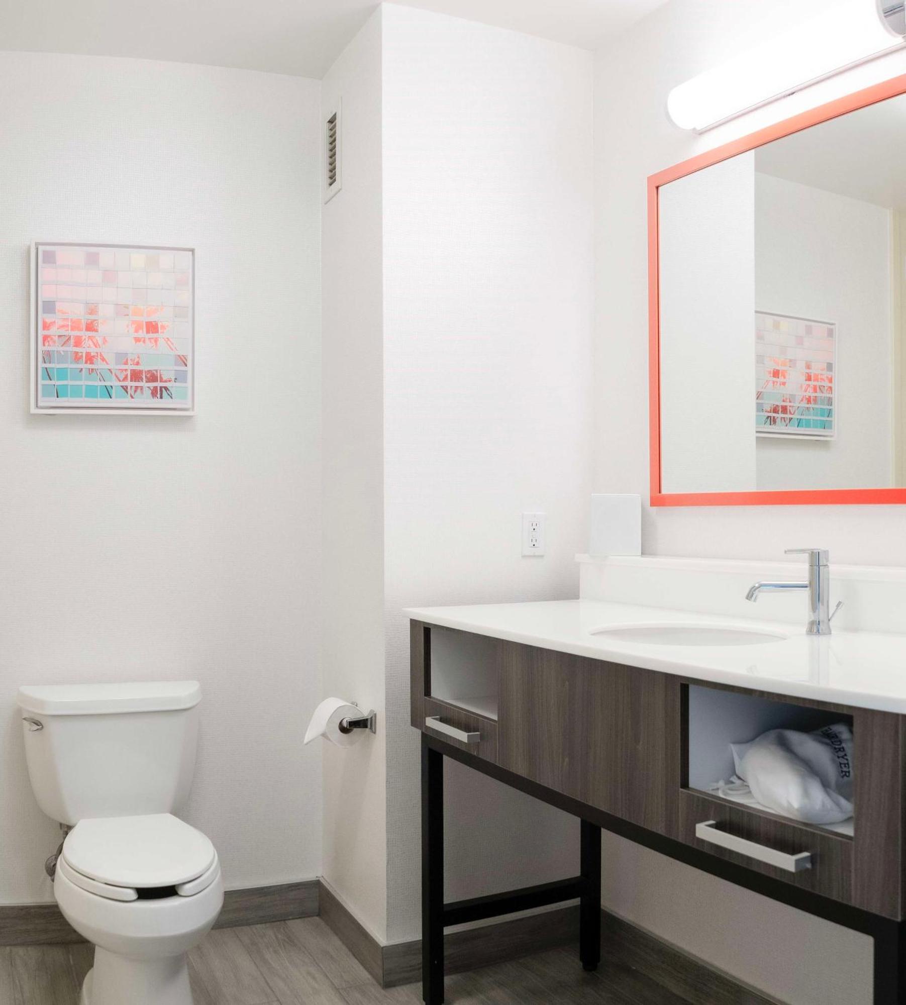 Hampton Inn & Suites Seal Beach Bagian luar foto