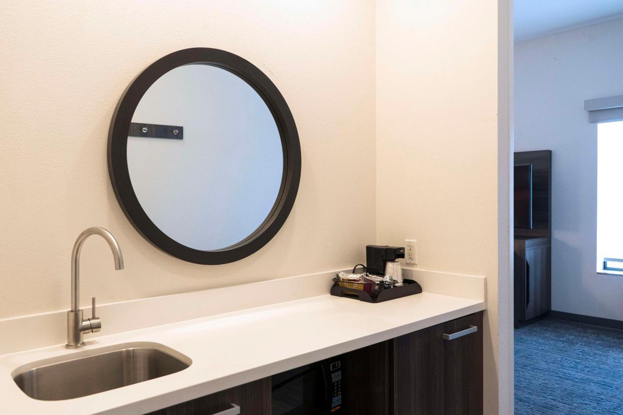 Hampton Inn & Suites Seal Beach Bagian luar foto