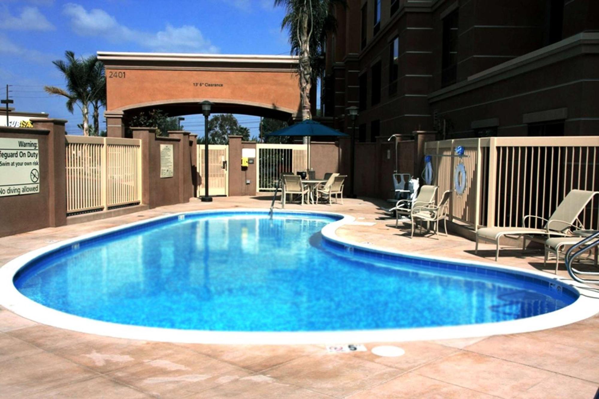 Hampton Inn & Suites Seal Beach Bagian luar foto