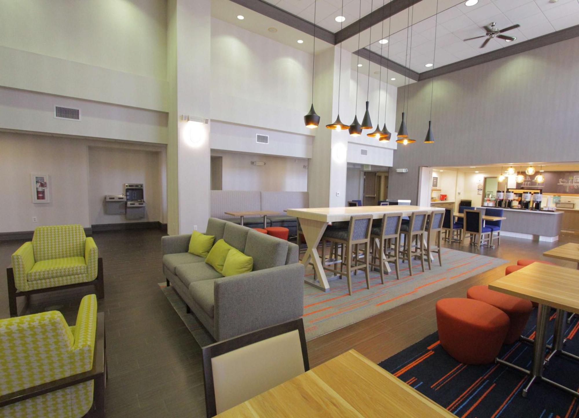 Hampton Inn & Suites Seal Beach Bagian luar foto