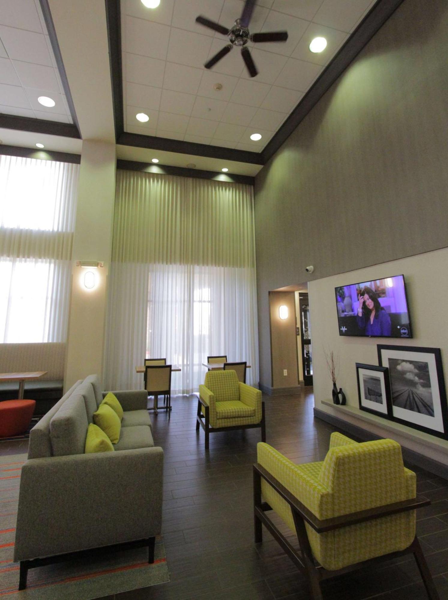 Hampton Inn & Suites Seal Beach Bagian luar foto