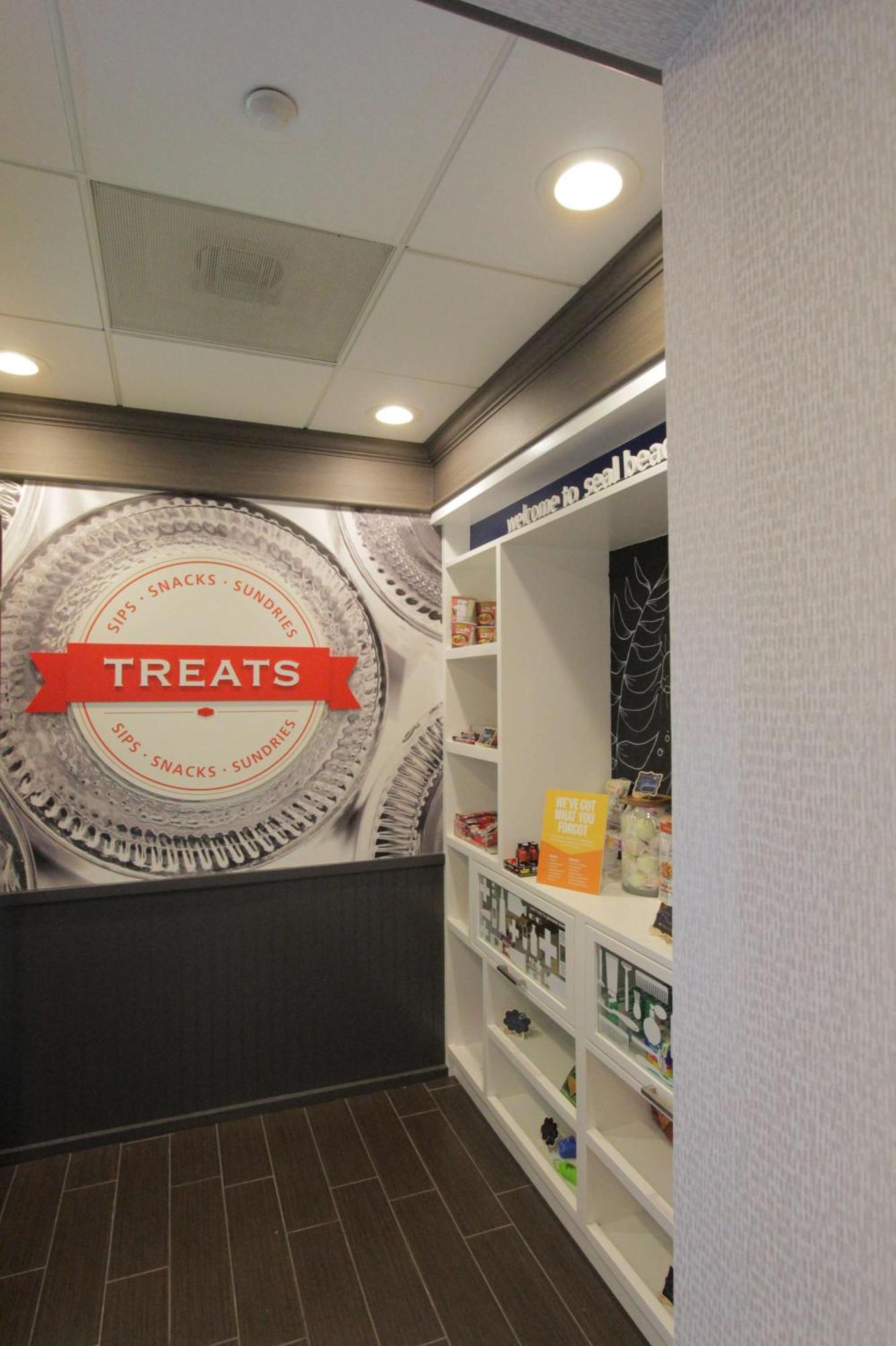 Hampton Inn & Suites Seal Beach Bagian luar foto